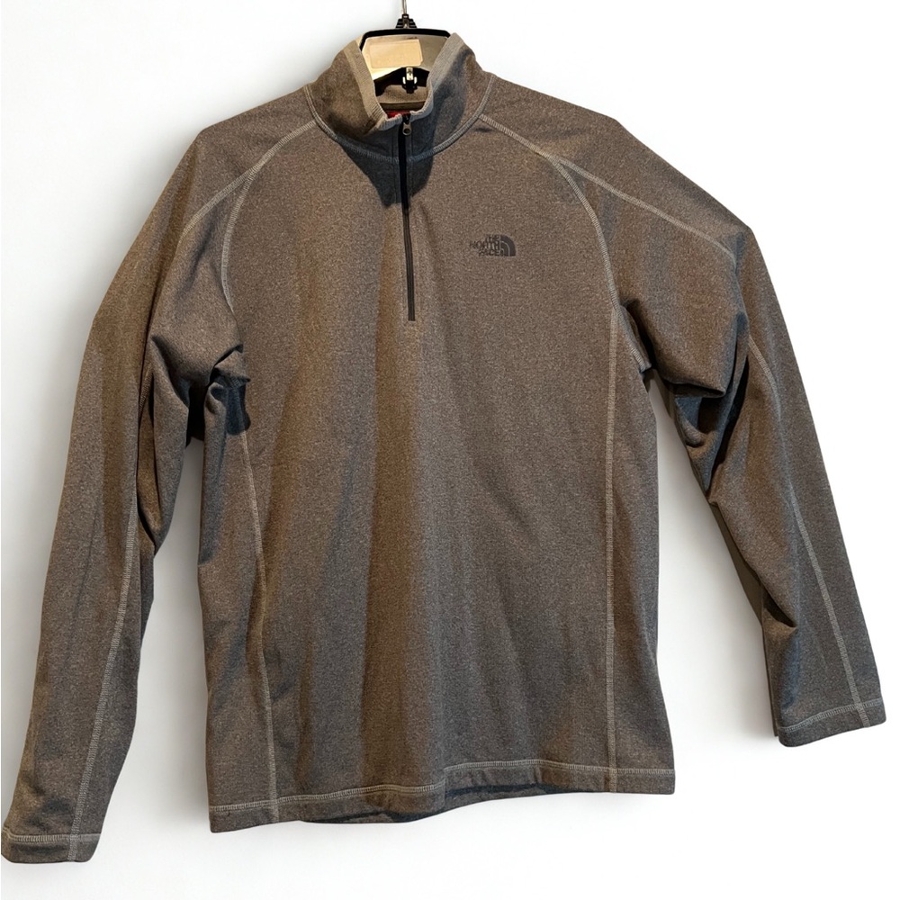 The North Face Men’s Medium Gray 1/4 Zip Performance Pullover